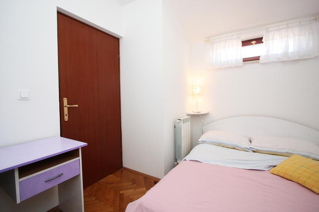 Family Friendly Apartments Póla Szoba fotó