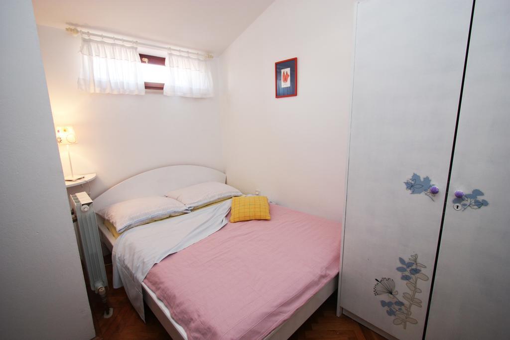 Family Friendly Apartments Póla Szoba fotó