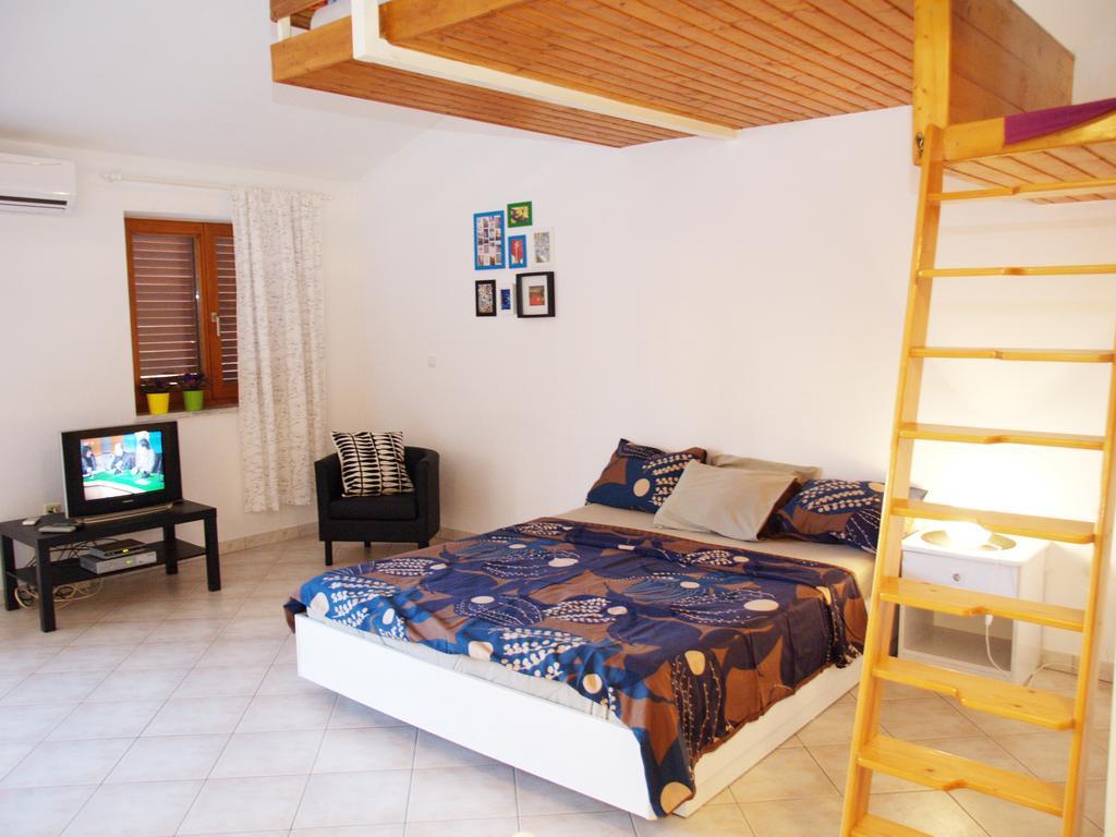 Family Friendly Apartments Póla Szoba fotó